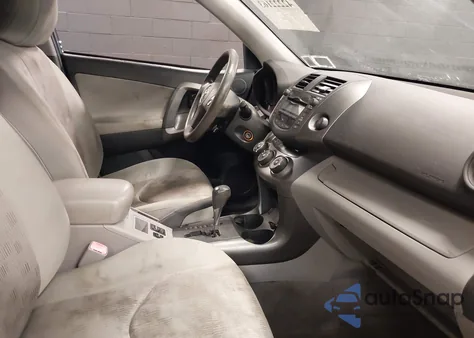 2010 Toyota Rav4 z USA, uszkodzony, nr VIN JTMBF4DV7AD038968